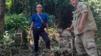 Kerkhof atau pemakaman Belanda yang terletak di Kampung Poponcol, Desa Cibarusah Kota, Kecamatan Cibarusah akan diusulkan untuk menjadi cagar budaya.