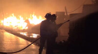 Kebakaran melanda belasan bangunan semi permanen yang dijadikan lapak palet di jalan raya Pantura, Cikarang Timur, Kabupaten Bekasi. Banyaknya bahan mudah terbakar membuat api dengan cepat menghanguskan seluruh bangunan.
