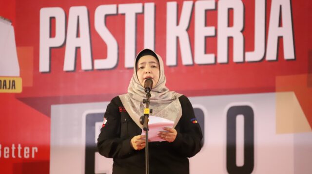 Pelaksana Tugas (Plt) Kepala Dinas Tenaga Kerja Kabupaten Bekasi, Nur Hidayah