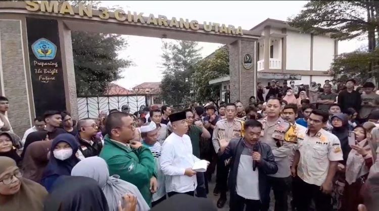 Sebanyak 89 anak belum terakomodir dalam Seleksi Penerimaan Murid Baru (SPMB) jalur domisili di SMAN 3 Cikarang Utara. Anak-anak yang tidak lolos pada tahap pertama ini diarahkan untuk mendaftar kembali pada tahap kedua, yakni melalui jalur prestasi.
