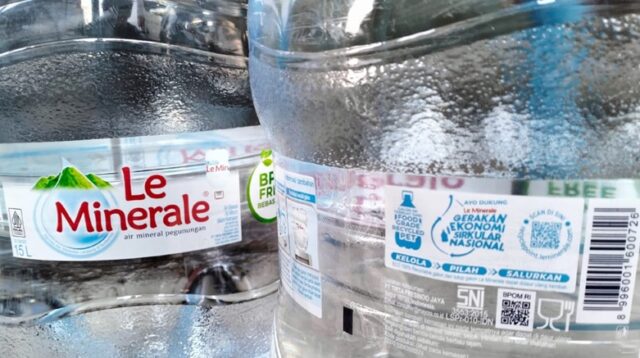 Air minum dalam kemasan (AMDK) Le Minerale menjadi sorotan setelah diduga menjadi target kampanye hitam (black campaign) di sejumlah platform media sosial seperti Instagram, TikTok, dan X. Kampanye ini diduga dilakukan secara terorganisir dalam beberapa pekan terakhir, dengan tujuan merusak reputasi merek tersebut.