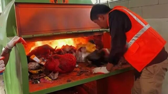 Pemerintah Desa Cibuntu, Kecamatan Cibitung, Kabupaten Bekasi mendirikan Tempat Pengolahan Sampah berbasis Reduce, Reuse, Recycle (TPS-3R) dan melengkapi fasilitas tersebut dengan teknologi insinerator ramah lingkungan.