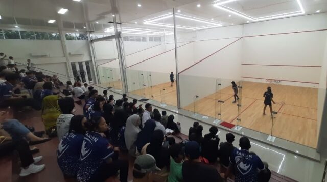 Kejuaraan Nasional (Kejurnas) Squash Indonesia 2025 berlangsung di Gelanggang Olahraga (GOR) Squash Wibawamukti, Komplek Perkantoran Pemkab Bekasi, Desa Sukamahi, Kecamatan Cikarang Pusat, pada 24-28 Juni 2025. Sebanyak 160 atlet dari 10 provinsi di Indonesia turut ambil bagian dalam kompetisi ini.