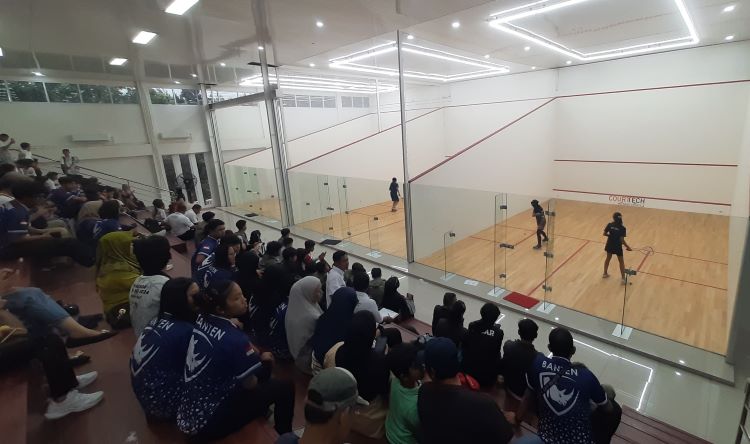 Kejuaraan Nasional (Kejurnas) Squash Indonesia 2025 berlangsung di Gelanggang Olahraga (GOR) Squash Wibawamukti, Komplek Perkantoran Pemkab Bekasi, Desa Sukamahi, Kecamatan Cikarang Pusat, pada 24-28 Juni 2025. Sebanyak 160 atlet dari 10 provinsi di Indonesia turut ambil bagian dalam kompetisi ini.