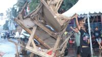 Sejumlah pedagang yang berjualan di pasar tumpah Simpang SGC menyatakan keberatan terhadap aturan jam operasional yang diterapkan Pemerintah Kabupaten (Pemkab) Bekasi. Pedagang mengaku khawatir kebijakan tersebut akan berdampak pada pendapatan mereka.