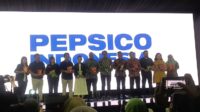 Tiga merek makanan ringan populer, yaitu Cheetos, Lay’s, dan Doritos, kini resmi kembali hadir di pasar Indonesia. Ketiga camilan ikonik ini diproduksi langsung oleh PT PepsiCo Indonesia Foods and Beverages (PepsiCo Indonesia) di pabrik pertama mereka yang berlokasi di Kawasan Industri Greenland International Industrial Center (GIIC), Desa Sukamahi, Cikarang Pusat,  Kabupaten Bekasi.