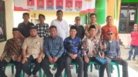Suasana penuh kehangatan dan kebersamaan mewarnai jalannya pemilihan Ketua Rukun Warga (RW) 016, Desa Simpangan, Kecamatan Cikarang Utara, Kabupaten Bekasi, Minggu (20/07). Setelah melalui proses demokrasi yang panjang dengan partisipasi tinggi dari warga, Mujiono kandidat nomor urut 5, resmi terpilih sebagai Ketua RW 016 periode 2025-2030.