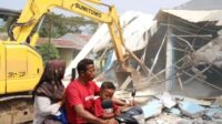 Sebanyak 420 bangunan liar yang berdiri di atas saluran irigasi dan bantaran sungai di wilayah Kecamatan Babelan, Kabupaten Bekasi ditertibkan oleh Satuan Polisi Pamong Praja (Satpol PP) Kabupaten Bekasi. Penertiban ini dilakukan di dua jalur utama, yakni jalur Pulo Timaha hingga perbatasan Desa Kedung Jaya, serta jalur Pulo Timaha dari Gabus Pucung menuju perbatasan Kampung Bogor, Kecamatan Tarumajaya.