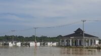 Banjir kembali menggenangi Perumahan The Arthera Hill Ekstension di Desa Jayasampurna, Kecamatan Serang Baru, Kabupaten Bekasi. Luapan air dari Kali Cikarang merendam ratusan rumah, perabotan, dan memutus aktivitas warga di kawasan tersebut