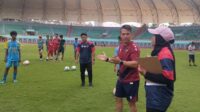 Ratusan pemain sepakbola muda berbakat di Kabupaten Bekasi berkompetisi memperebutkan kesempatan emas untuk bergabung dalam program pembinaan di akademi sepakbola Levante Spanyol di Stadion Wibawamukti, Serjaya, Cikarang Timur.