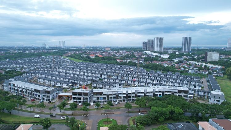 Sepanjang semester pertama 2025, LPCK sukses menjual sebanyak 688 unit dari segmen residensial, komersial, dan lahan industri. Produk unggulan seperti XYZ Series, Q Series, Cendana Spark, serta The Allegra @ Casa de Lago menunjukkan performa pra-penjualan yang solid di pasar properti.