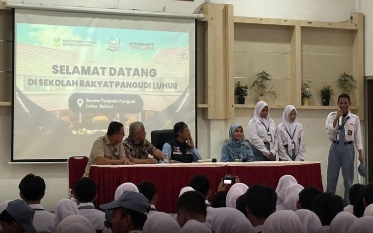 Sebanyak 44 pelajar asal Kabupaten Bekasi mengikuti simulasi Program Sekolah Rakyat jenjang SMA yang digelar di Sentra Terpadu Pangudi Luhur (STPL), Bulak Kapal, Bekasi Timur, Kota Bekasi.