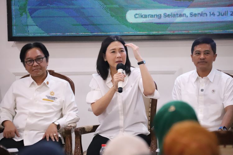 Wakil Menteri Pemberdayaan Perempuan dan Perlindungan Anak, Veronica Tan saat menghadiri acara “Gerakan Bersama Desa/Kelurahan Siaga TB” di Desa Sukadami, Cikarang Selatan, Kabupaten Bekasi, Senin (15/07) kemarin.