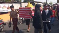 Tradisi Hajat Bumi Mbah Uyut Kembang sudah menjadi agenda tahunan yang diwariskan secara turun-temurun di Kedungwaringin. Dalam ritualnya, warga membawa berbagai hasil bumi, tumpeng, serta menampilkan kesenian lokal sebagai simbol rasa syukur kepada Tuhan Yang Maha Esa.