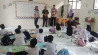 Anggota DPRD Kabupaten Bekasi, Jiovano Nahampun mengatakan telah berkoordinasi langsung dengan pihak Dinas Pendidikan (Disdik) Kabupaten Bekasi untuk segera merealisasikan pengiriman perlengkapan belajar ke SDN Sukadanau 04, Cikarang Barat, Kabupaten Bekasi.