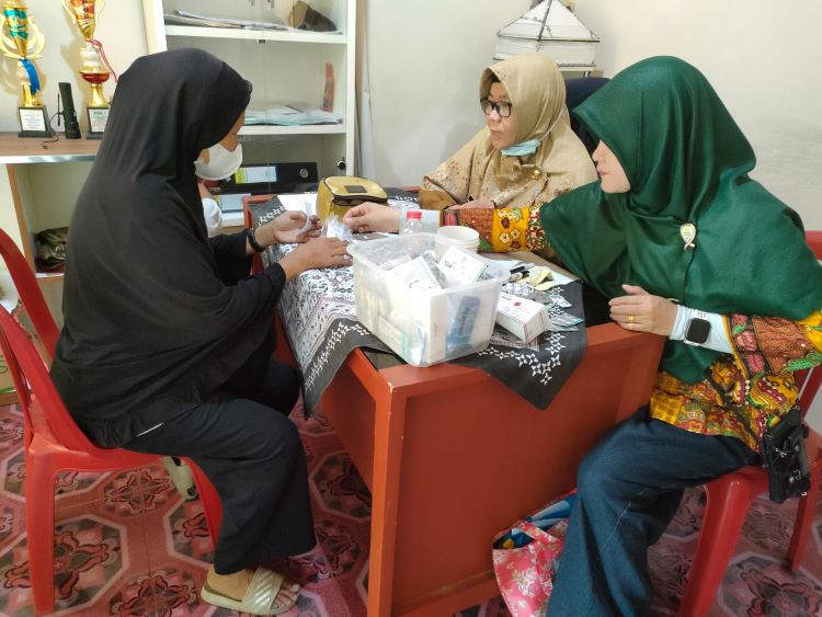 Dalam upaya meningkatkan kualitas hidup warga lanjut usia (lansia), Puskesmas Karangsatria, Kecamatan Tambun Utara, Kabupaten Bekasi meluncurkan program inovatif bertajuk Lanjut Usia Nikmat dengan Akal Sehat Hidup Bahagia (Lunasuha). Program ini dirancang untuk memberikan pelayanan kesehatan berbasis pendekatan holistik yang mencakup aspek fisik, mental, dan spiritual bagi lansia.