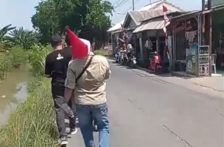 Belasan pegiat sejarah dan budaya dari berbagai komunitas kembali menggelar kegiatan napak tilas pejuang kemerdekaan di era revolusi yang bergerilya di Karawang dan Bekasi. Napak tilas dilakukan dalam bentuk Longmarch dari Tugu Proklamasi atau Rumah Bersejarah di Rengasdengklok, Karawang menuju Museum Bekasi, Gedung Juang Tambun Selatan, Kabupaten Bekasi.
