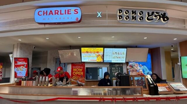 Outlet Charlie’s Macaroni x Domo-Domo di lantai 2 Food Court Aeon Mall Cikarang.