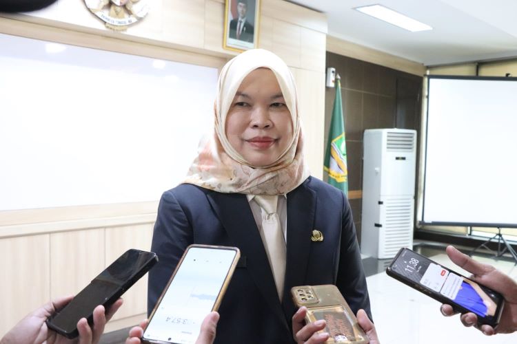 Bupati Bekasi, Ade Kuswara Kunang, melantik Ida Farida sebagai Penjabat (Pj) Sekretaris Daerah (Sekda) Kabupaten Bekasi, Senin (15/09). Pelantikan Ida dilakukan tiga pekan lebih usai penunjukannya sebagai Pelaksana Harian (Plh) Sekda Kabupaten Bekasi pada Jum’at 22 Agustus 2025 lalu.