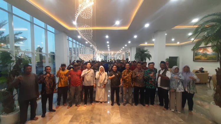 Agenda reses ini dihadiri oleh sekitar 150 konstituen dari Daerah Pemilihan (Dapil) Bekasi VII yang meliputi wilayah Kecamatan Cikarang Utara, Cikarang Timur, dan Cikarang Selatan.