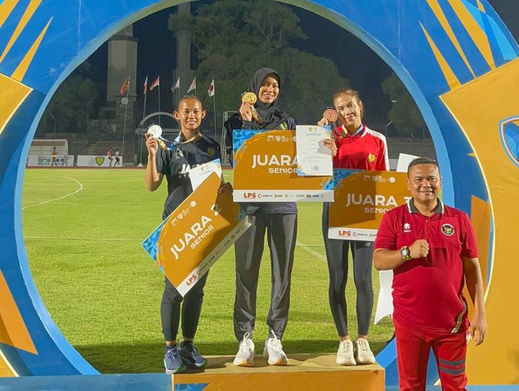 tlet muda berbakat asal Kabupaten Bekasi, Devi Aprilia, mencetak prestasi gemilang dengan meraih medali emas di nomor bergengsi 100 meter putri pada Kejuaraan Nasional (Kejurnas) Atletik 2025.