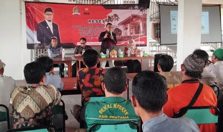 Anggota DPRD Kabupaten Bekasi dari Daerah Pemilihan (Dapil) Bekasi VII, Saeful Islam, menggelar kegiatan reses Masa Sidang ke III Tahun 2025 di Desa Simpangan, Kecamatan Cikarang Utara. Dalam pertemuan tersebut, Saeful Islam menampung berbagai aspirasi masyarakat, salah satunya terkait pemberdayaan ekonomi melalui pengelolaan sampah.