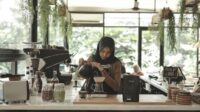Ilustrasi karyawan cafe
