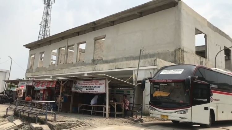 Masyarakat berharap agar pembangunan Terminal Cikarang dapat segera diselesaikan sesuai target sehingga fasilitas terminal menjadi lebih nyaman dan mendukung kebutuhan para penumpang.