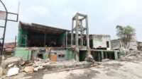 ponpes waluya Dua ruang asrama dan tiga ruang belajar Pondok Pesantren Alhudri Wal Ibrah yang berlokasi di Kampung Kali Ulu, Desa Karangharja, Kecamatan Cikarang Utara terkena dampak penertiban bangunan liar yang dilakukan oleh Pemerintah Kabupaten Bekasi.