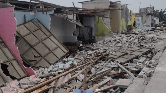 Lahan bekas bangunan liar (bangli) di Cikarang Utara yang telah digusur oleh Pemerintah Kabupaten Bekasi beberapa waktu lalu hingga kini masih terbengkalai alias belum dimanfaatkan secara maksimal.