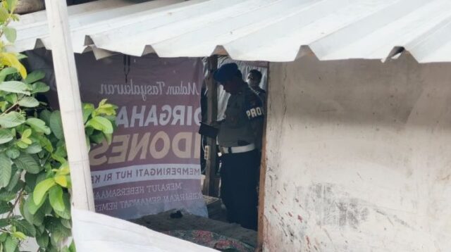 Ledakan keras menggegerkan warga Kampung Ujung Harapan, Kelurahan Bahagia, Kecamatan Babelan, Kabupaten Bekasi, pada Minggu (23/11) sekitar pukul 14.00 WIB. Peristiwa tragis ini menewaskan seorang pria berinisial I (27), yang diketahui berprofesi sebagai pemulung.