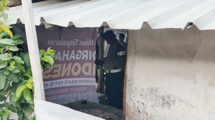 Ledakan keras menggegerkan warga Kampung Ujung Harapan, Kelurahan Bahagia, Kecamatan Babelan, Kabupaten Bekasi, pada Minggu (23/11) sekitar pukul 14.00 WIB. Peristiwa tragis ini menewaskan seorang pria berinisial I (27), yang diketahui berprofesi sebagai pemulung.