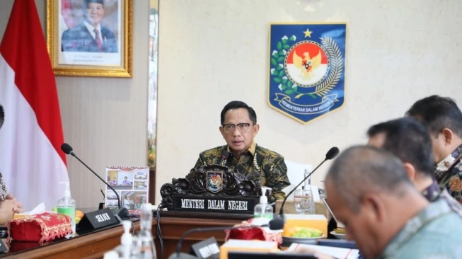 Menteri Dalam Negeri (Mendagri) Muhammad Tito Karnavian menginstruksikan pemerintah daerah (Pemda) untuk memperketat evaluasi kelayakan bangunan, khususnya gedung-gedung bertingkat.