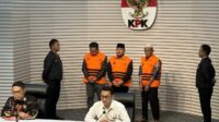Komisi Pemberantasan Korupsi (KPK) telah menetapkan Bupati Bekasi, Ade Kuswara Kunang, sebagai tersangka dalam kasus dugaan suap pada praktik ijon proyek pembangunan di lingkungan Pemerintah Kabupaten Bekasi.