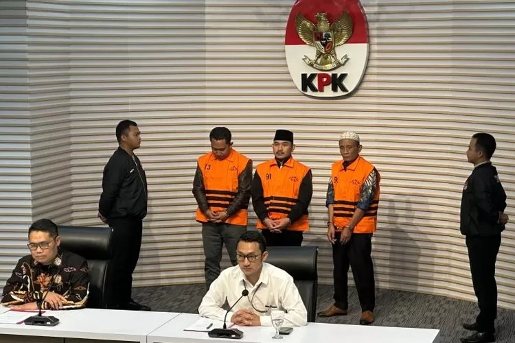 Komisi Pemberantasan Korupsi (KPK) telah menetapkan Bupati Bekasi, Ade Kuswara Kunang, sebagai tersangka dalam kasus dugaan suap pada praktik ijon proyek pembangunan di lingkungan Pemerintah Kabupaten Bekasi.