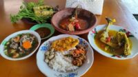 WARUNG NASI BAPAK UNTUNG Rekomendasi tempat makan hidden gem di Cikarang yang wajib Anda kunjungi, terutama untuk merayakan momen Tahun Baru.