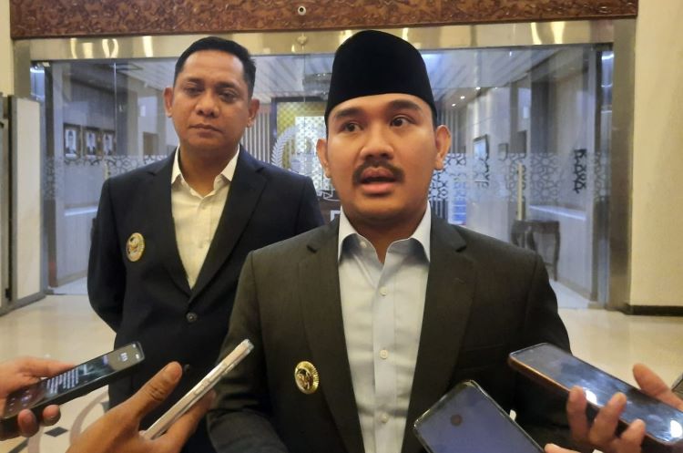 Bupati Bekasi, Ade Kuswara Kunang.