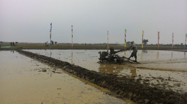 Kabupaten Bekasi menjadi daerah dengan alih fungsi lahan pertanian terbesar di Jawa Barat dalam lima tahun terakhir. Berdasarkan data Kementerian Agraria dan Tata Ruang/Badan Pertanahan Nasional (ATR/BPN) sejak tahun 2021, angka alih fungsi lahan di wilayah ini mencapai 411 hektare.