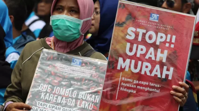 Demo Tolak Upah Murah