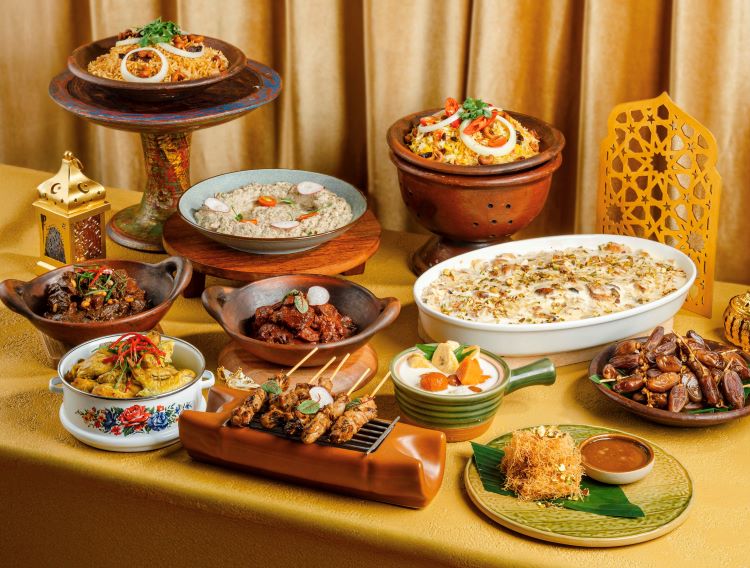 Paket Serambi Iftar ditawarkan dengan harga IDR 488.000++ per orang. Menariknya, tersedia promo spesial Beli 1 Dapat 2 dan diskon sebesar 20% bagi Anda yang melakukan pemesanan lebih awal hingga 31 Januari 2026.