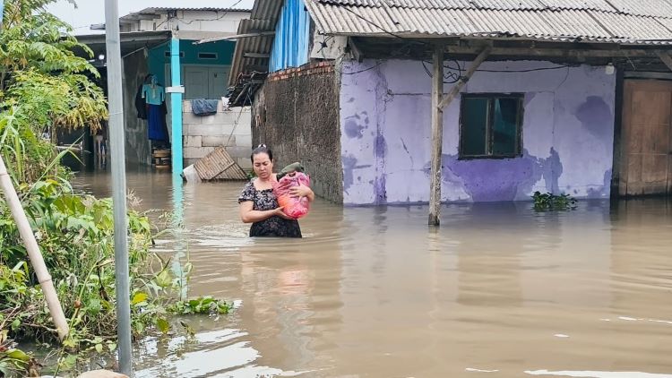 Banjir merendam permukiman warga di Desa Buni Bakti, Kecamatan Babelan, Kabupaten Bekasi.