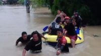 Banjir yang melanda wilayah Desa Bojongsari, Kecamatan Kedungwaringin, Kabupaten Bekasi memakan korban jiwa. Seorang remaja berinisial J (19), warga Kampung Nanggewer, Desa Labansari, Kecamatan Cikarang Timur, ditemukan meninggal dunia setelah tenggelam di lapangan sepakbola yang terendam banjir, Senin (19/01).