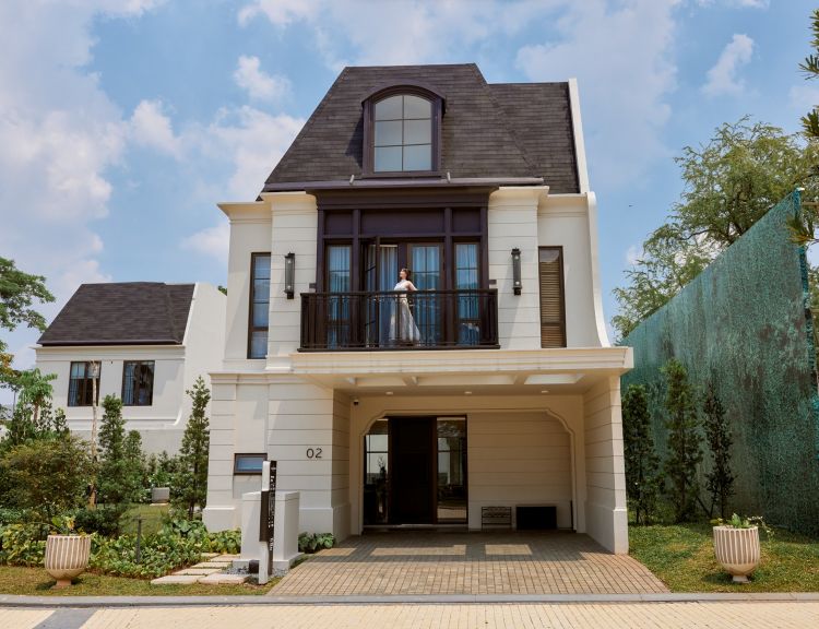 Sejalan dengan peningkatan investasi ini, PT Lippo Cikarang Tbk (LPCK) menyambut positif prospek pertumbuhan ekonomi di Kabupaten Bekasi. Sebagai pengembang properti perkotaan dengan fasilitas berstandar internasional melalui proyek Lippo Cikarang Cosmopolis (LCC), LPCK telah menyiapkan berbagai produk hunian dan komersial berstandar internasional