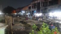 Kondisi Pasar Tumpah simpang SGC usai direlokasi ke halaman depan Pasar Baru Cikarang, Jum'at (13/02) malam.