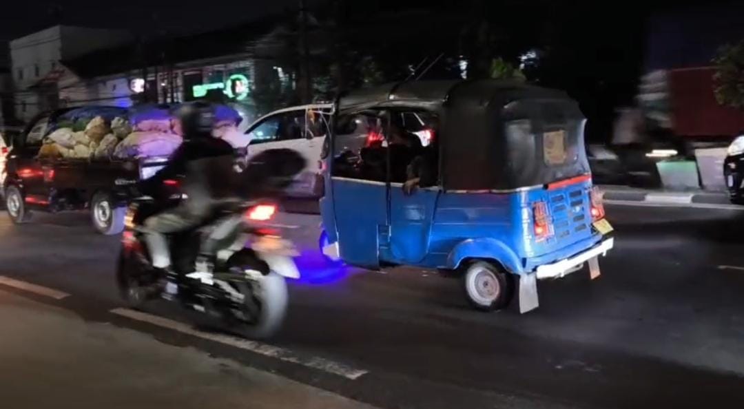 Arus mudik di Jalur Pantura Kabupaten Bekasi, Senin (16/07) malam