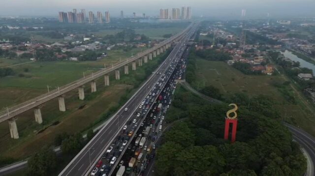 Pada periode H-10 hingga H-3 libur Lebaran (11–18 Maret 2026), sebanyak 523.223 kendaraan tercatat melintasi Cikarang melalui Jalan Tol Jakarta-Cikampek.