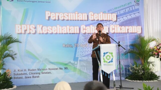 Plt Bupati Bekasi Asep Surya Atmaja saat menghadiri peresmian Gedung Baru Kantor Cabang BPJS Kesehatan Cikarang, Rabu (29/04).
