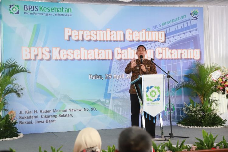 Plt Bupati Bekasi Asep Surya Atmaja saat menghadiri peresmian Gedung Baru Kantor Cabang BPJS Kesehatan Cikarang, Rabu (29/04).