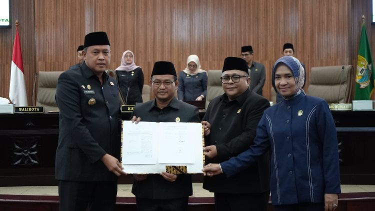 Pemerintah Kota Bekasi bersama Dewan Perwakilan Rakyat Daerah (DPRD) Kota Bekasi resmi menyepakati Rancangan Peraturan Daerah (Raperda) tentang Penyertaan Modal Pemerintah Daerah kepada Badan Usaha Milik Daerah (BUMD)
