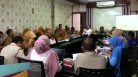 Komisi III DPRD Kota Bekasi menggelar rapat kerja untuk membahas Laporan Keterangan Pertanggungjawaban (LKPJ) Kepala Daerah Kota Bekasi Tahun 2025, khususnya pada sektor ekonomi, keuangan, dan pendapatan daerah pada hari Senin (06/04).